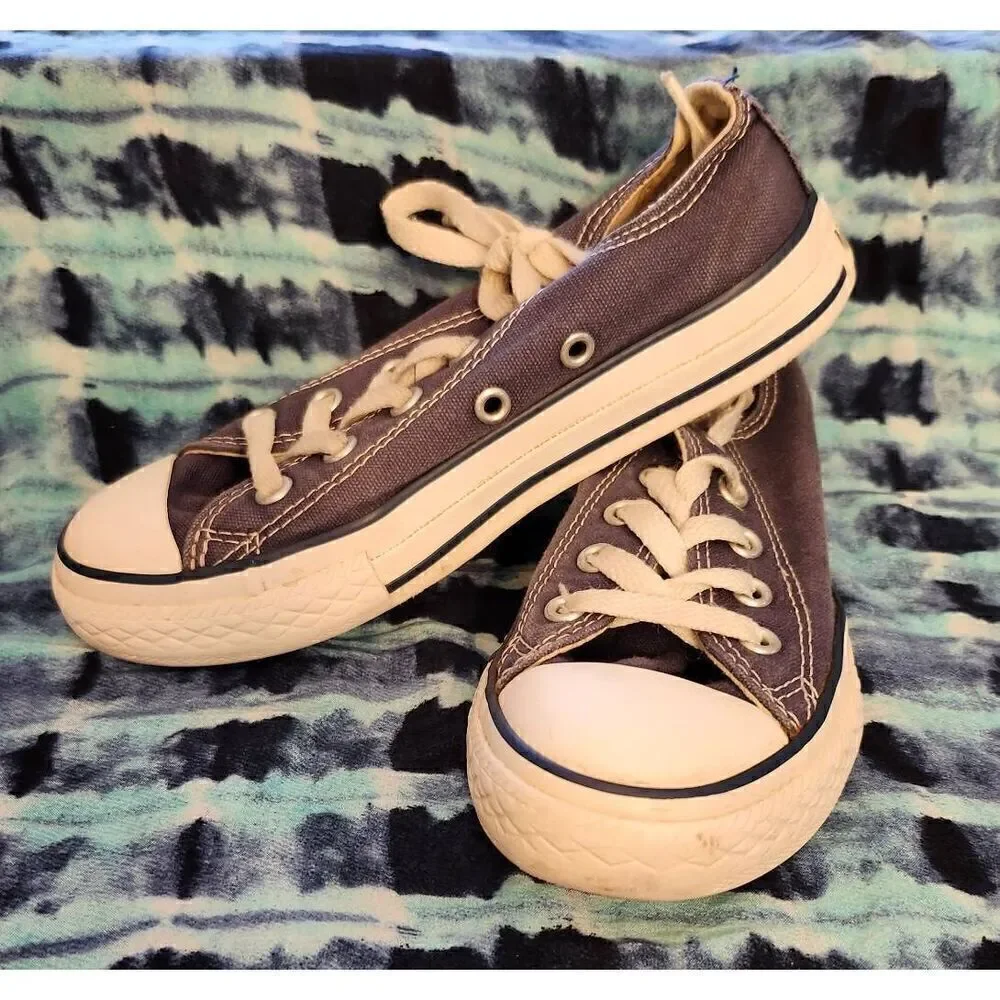 Converse Chuck Taylor blue grey low top sneakers with white toes and laces junio